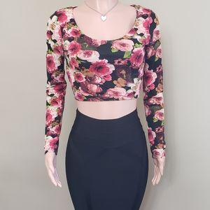 Arden B • Floral Long Sleeve Crop Top Size S